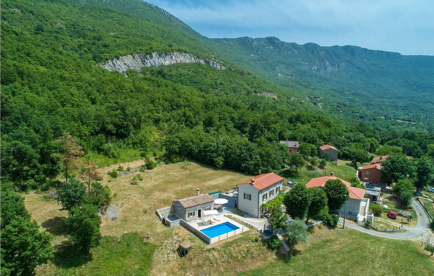 Charmante 2-Zimmer-Wohnung mit Pool, WLAN und Terrasse in der Nähe des Flusses Boljunčica in Kozljak, Ostküste Istrien