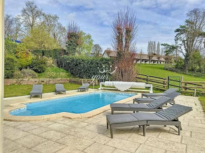 Location de vacances pour 16 personnes, avec piscine ainsi que vue et terrasse à Touques - 2