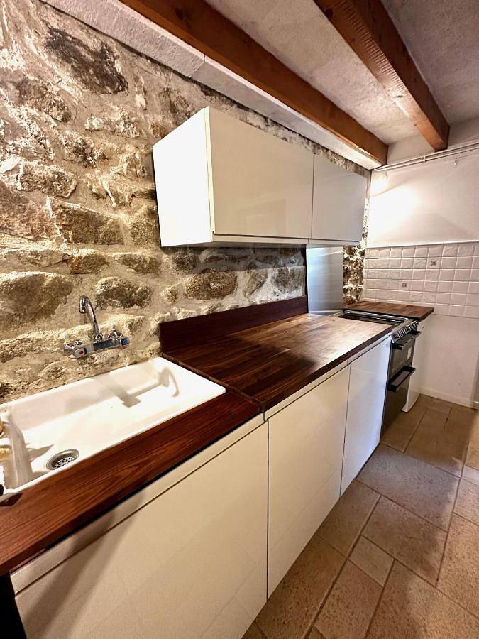 Maison d’hôte pour 6 personnes, avec jacuzzi et piscine ainsi que jardin et balcon dans la Loire - 4