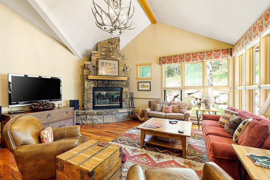 Ganze Wohnung, Spacious, ski-in/out home with furnished patio, private hot tub & grill in Teton Village, Grand Teton Nationalpark