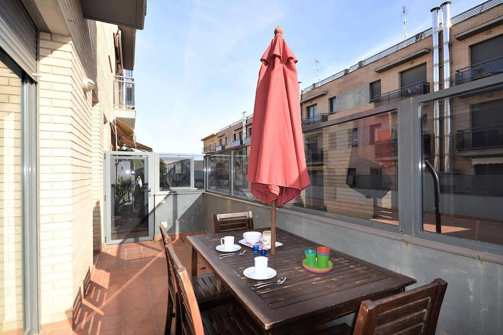 Apartamento entero, Apartamento en Sant Pere Pescador: 3 habitaciones, A/A, jardín y piscina comunitarios in San Pedro Pescador, Alt Empordà
