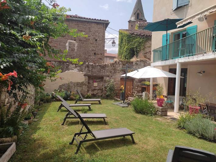Gîte pour 10 personnes, avec jardin