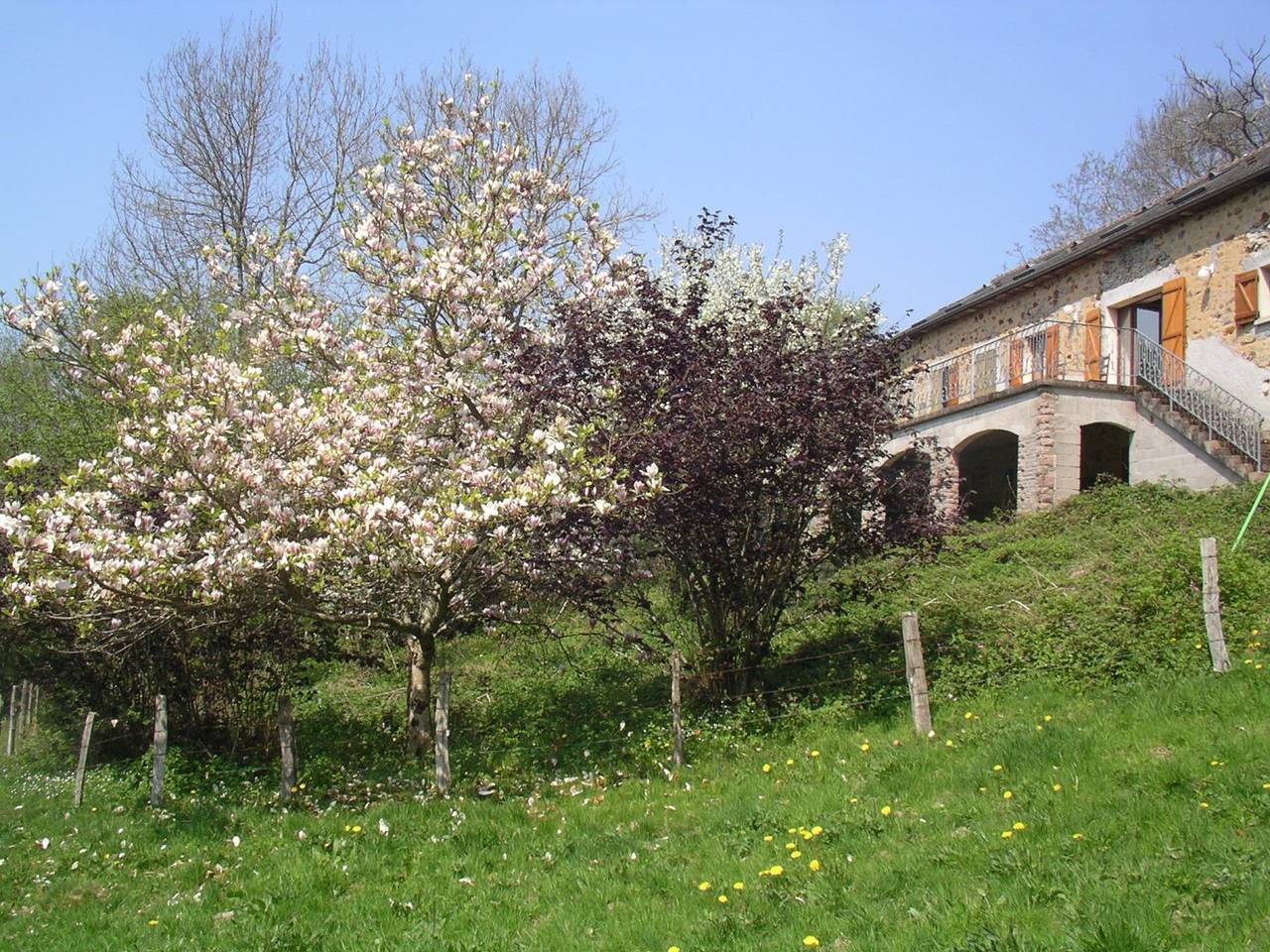 Chambres d’hôtes Les Melogottes - Chambres avec salle de bain privée in Villapourçon, Parc naturel régional du Morvan