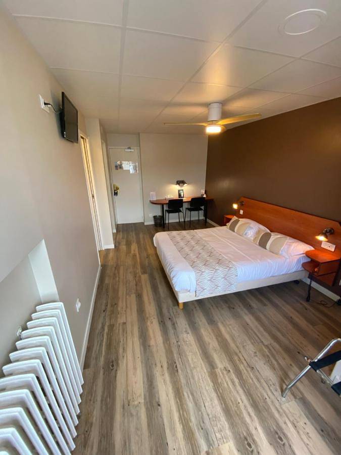Hôtel pour 4 personnes, avec vue à Lons-le-Saunier - 2
