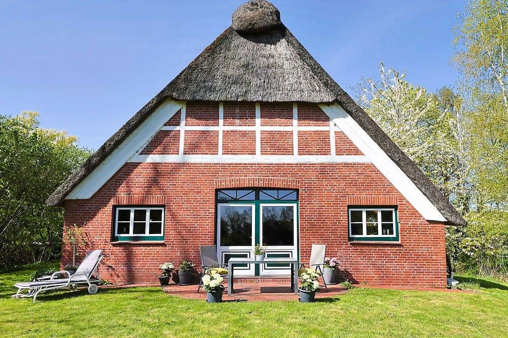 Wunderbares alleinstehendes Ferienhaus mit  W-Lan, Tv, Terrasse, Haustiere erlaubt und Parkplatz in Oberndorf-Oste, Landkreis Cuxhaven