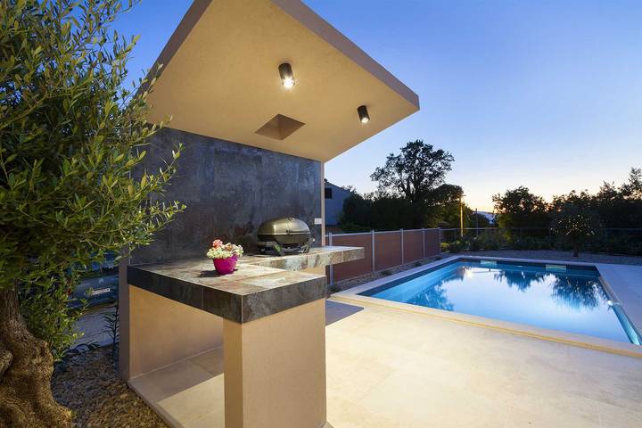 Ferienwohnung für 8 Personen, mit Pool und Balkon/Terrasse sowie Terrasse, kinderfreundlich auf Krk - 4