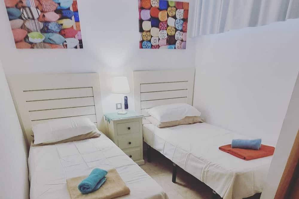 Ganze Wohnung, Beautiful Beachfront Aptmto at waters edge with stunning Ocean and Harbour views in Corralejo, La Oliva