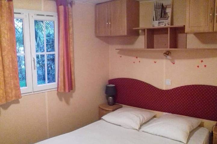 Location de vacances pour 7 personnes, avec terrasse ainsi que jardin et piscine à Saint-Cyr-en-Talmondais - 4