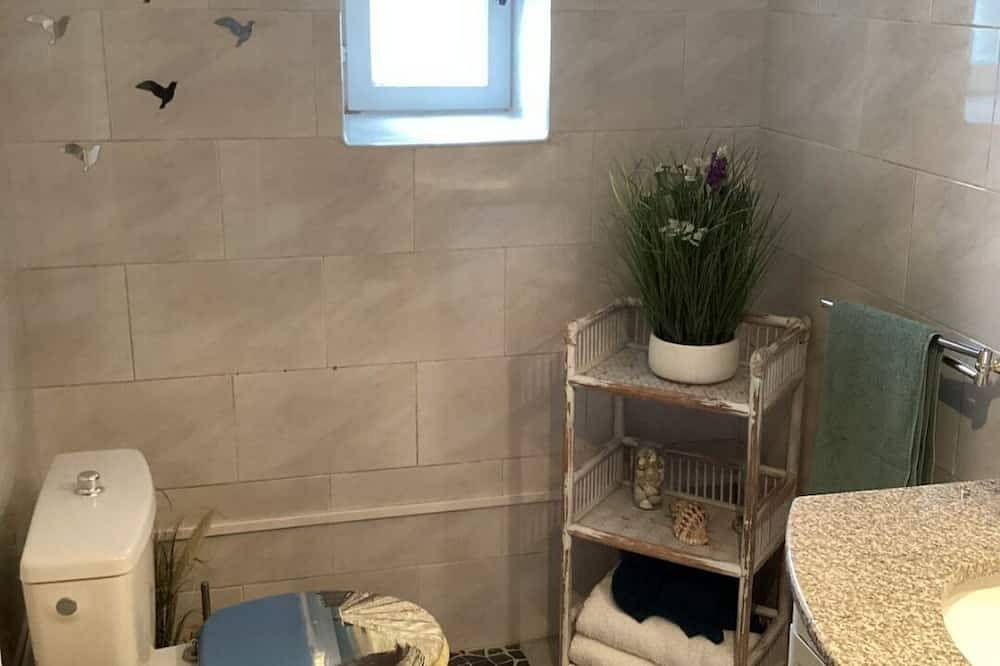 Peaceful 1-bedroom cottage in charming Scrignac, a perfect for getaway. in Scrignac, Région de Châteaulin