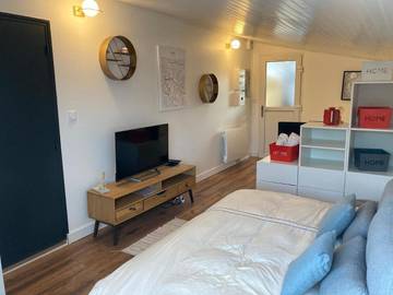 Gîte pour 4 personnes, avec vue ainsi que terrasse et jardin à Pessac