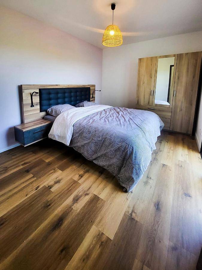 Location de vacances pour 8 personnes, avec piscine ainsi que terrasse et vue à Laudun-l'Ardoise - 2