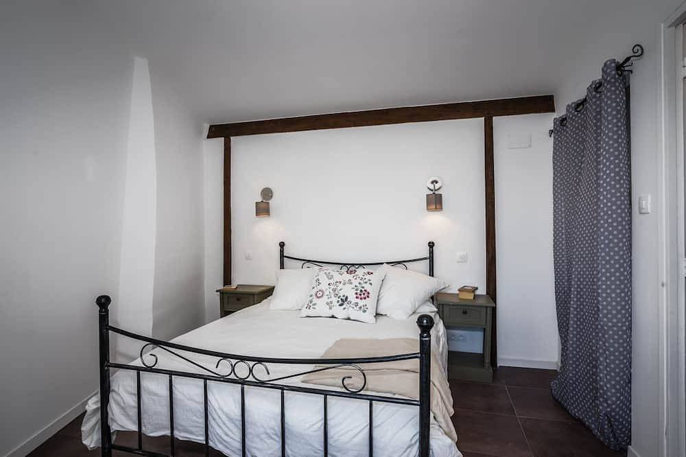 Wunderschön restauriertes Haus in mittelalterlicher Festung mit Terrasse und herrlichem Blick in Pouzols-Minervois, Mittelmeerküste (Frankreich)
