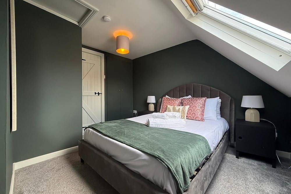 Charming 2 Bed Cottage in Windsor - By Tempstay in Windsor, Berkshire