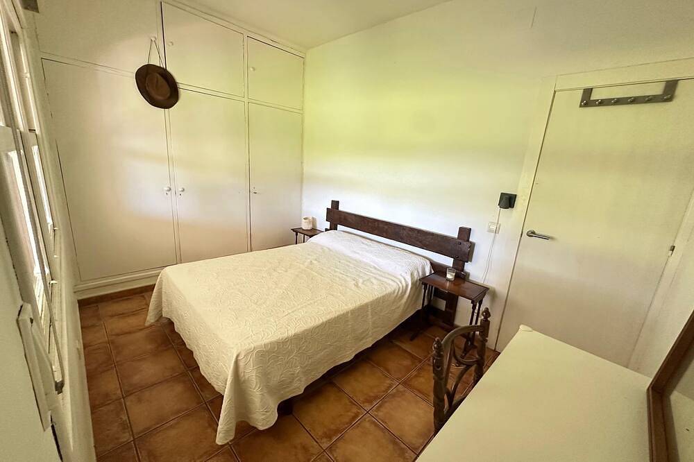 House With Large Garden Between San Vicente and Pechón in Val de San Vicente, Cantabrian Coast