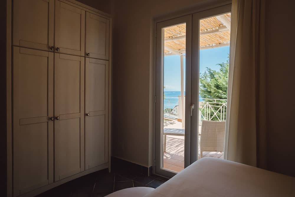 Apartamento entero, Gorgonia   Sea view flat located in the Ruve Bianche Residence with swimming pool and private beach in Vibonati, Cilento