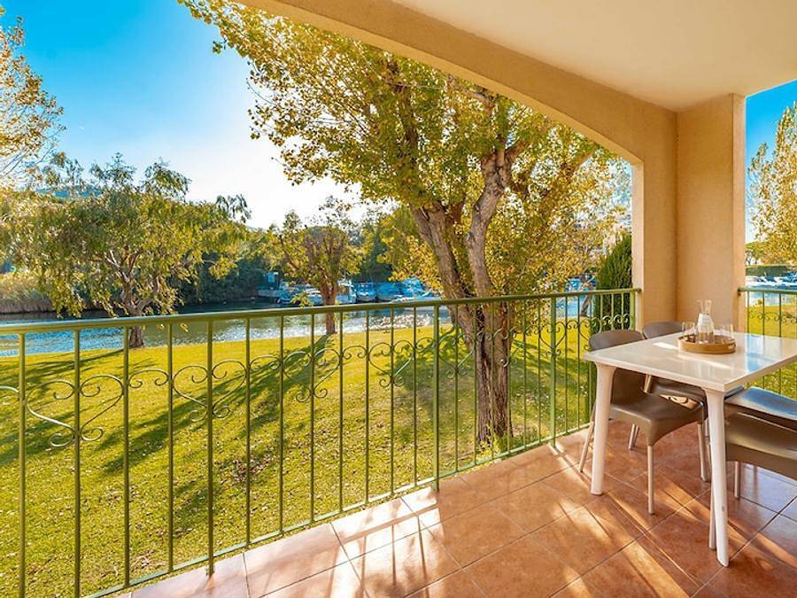 Pierre & Vacances Premium Résidence Les Rives de Cannes - Mandelieu - Piso 5 personas - - 1 habitación - Terraza o balcón - Vista al río in Mandelieu-la-Napoule, Massif de l'Esterel