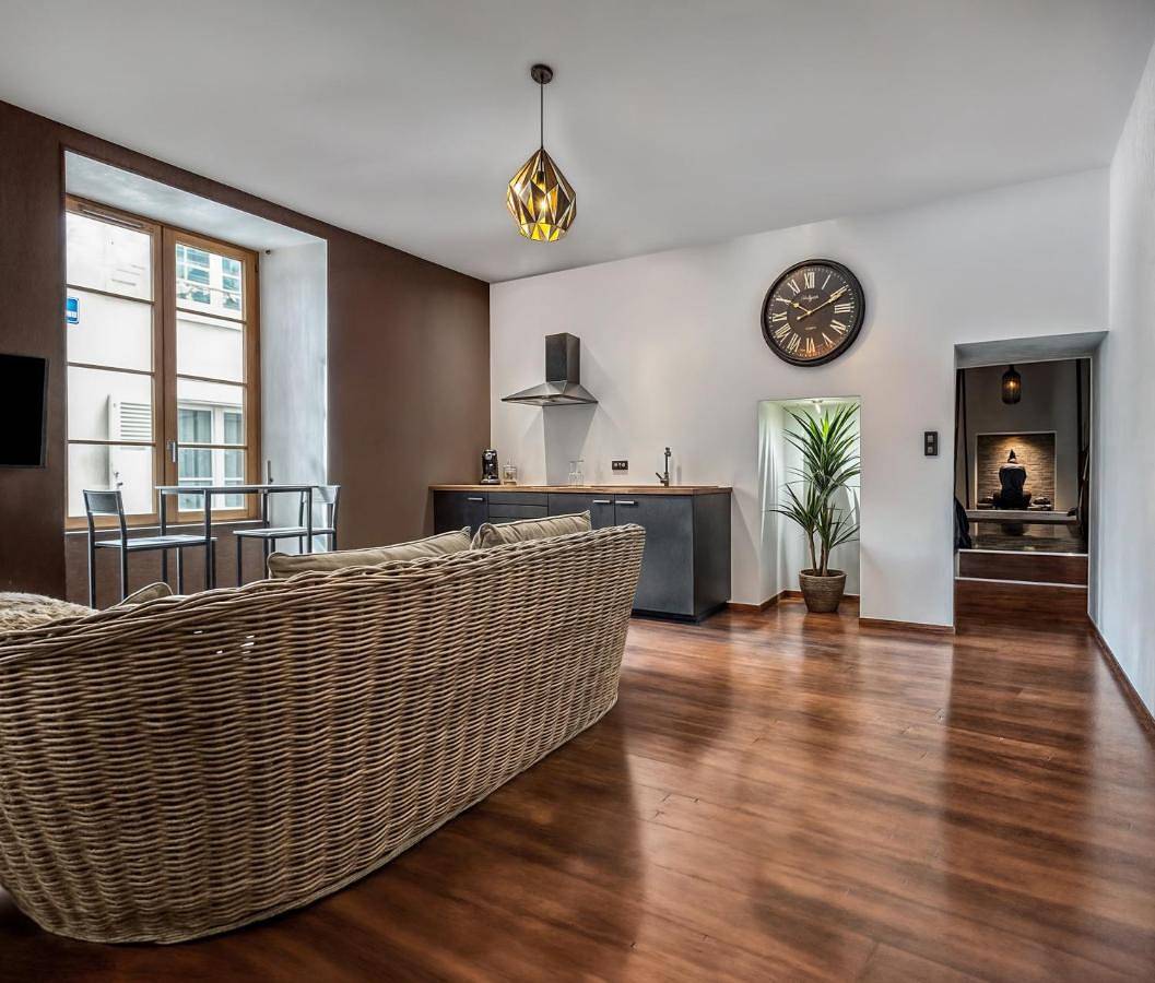 Appartement entier, One-Bedroom Apartment in Clermont-Ferrand, Parc naturel régional des Volcans d'Auvergne