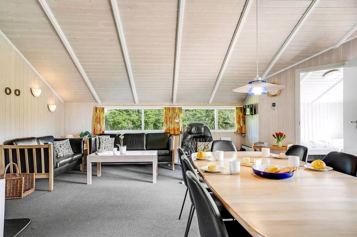 Pet friendly home in Faxe Ladeplads with sauna in Faxe Ladeplads, Schwedische Ostsee