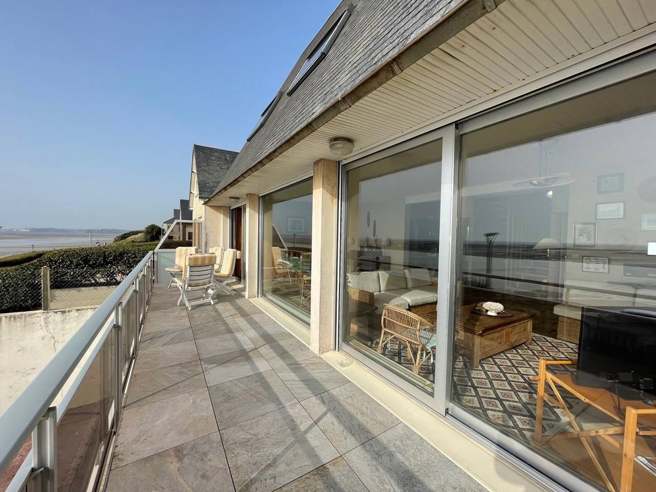 Seafront villa with garden and free Wifi in Saint-Pair-sur-Mer, Côte de la Déroute