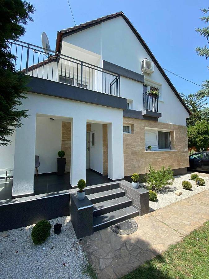 Ferienwohnung für 4 Personen, mit Balkon und Terrasse sowie Garten und Seeblick in Gyenesdias - 2