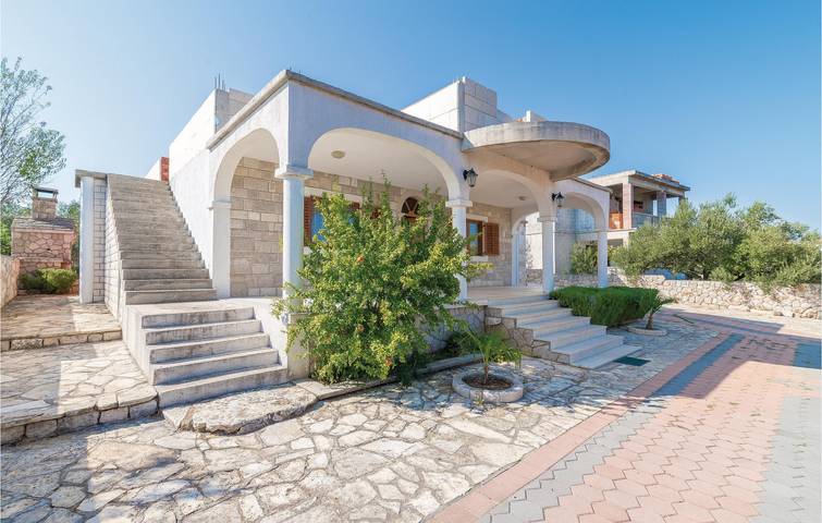 Location de vacances pour 6 personnes, avec terrasse, animaux acceptés à Tisno - 2