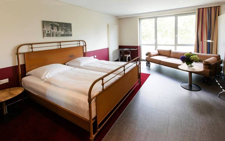 Ferienwohnung für 4 Personen, mit Balkon und Garten in Lichterfelde Berlin