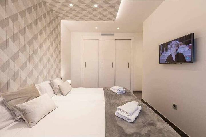 Can Emyla new modern villa with gym 5´from Pacha in Cap Martinet, Santa Eulària des Riu