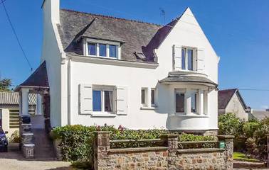 Location de vacances pour 10 personnes, avec terrasse et jardin à Saint-Martin-des-Champs