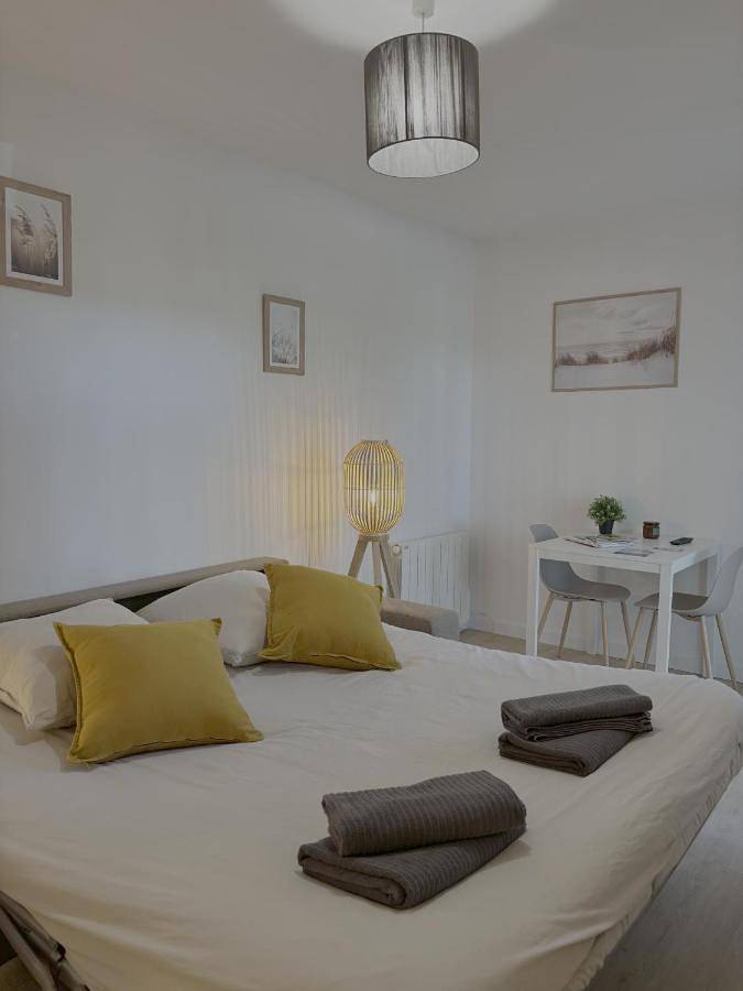 Appartement de vacances pour 2 personnes, avec terrasse et piscine, animaux acceptés