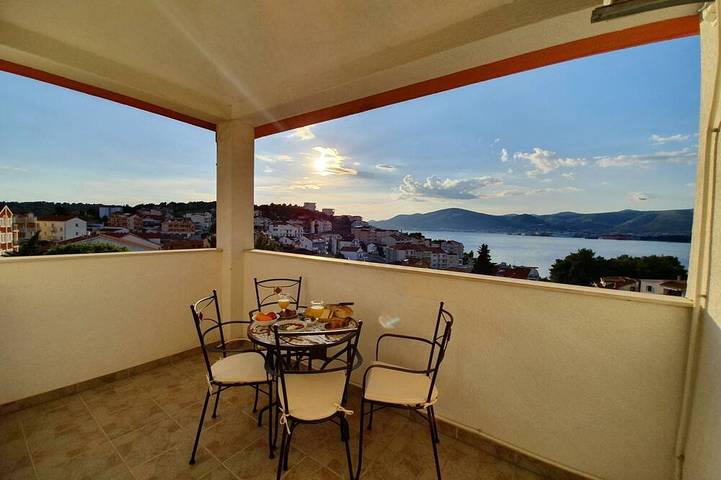 Ferienwohnung für 8 Personen, mit Terrasse, mit Haustier in Okrug Gornji