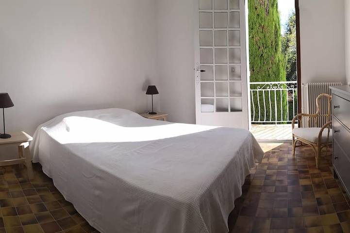 Villa pour 9 personnes, avec balcon ainsi que piscine et jardin à Saint-Cyr-sur-Mer - 2