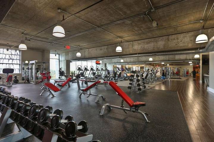 Apartment for 3 people, with hot tub and pool as well as sauna and balcony in Houston