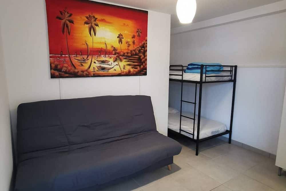 Ganze Wohnung, Studio ground floor facing the Canal in Le Grau-du-Roi, Côte d'Améthyste