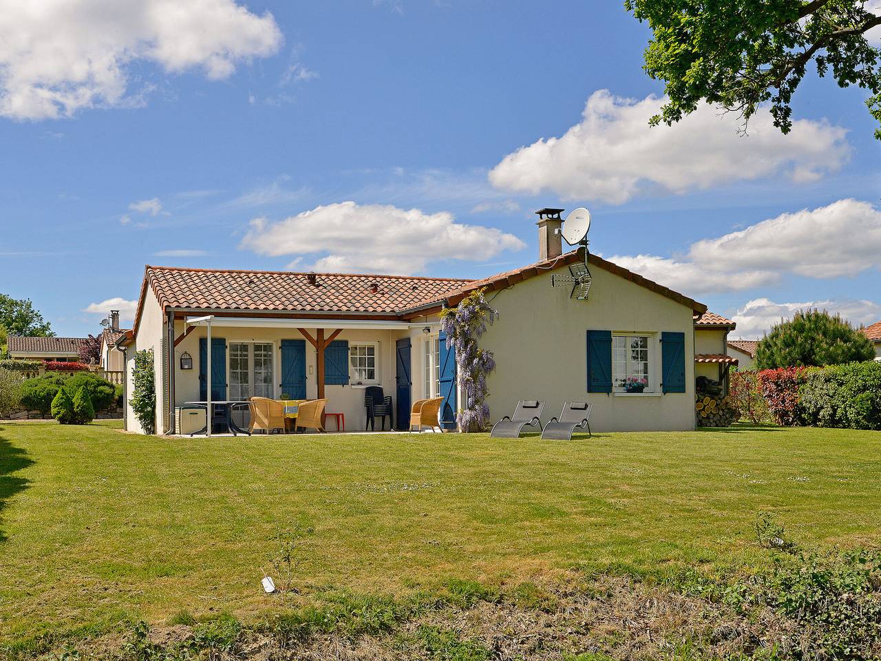 Villa mit Garten in der Nähe des Golfplatzes in Vasles, Deux-Sèvres