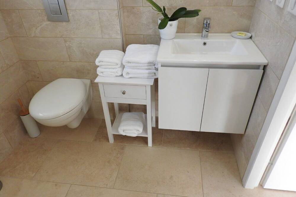 Au temps des secrets guest room breakfast included in Roquevaire, Marseille region