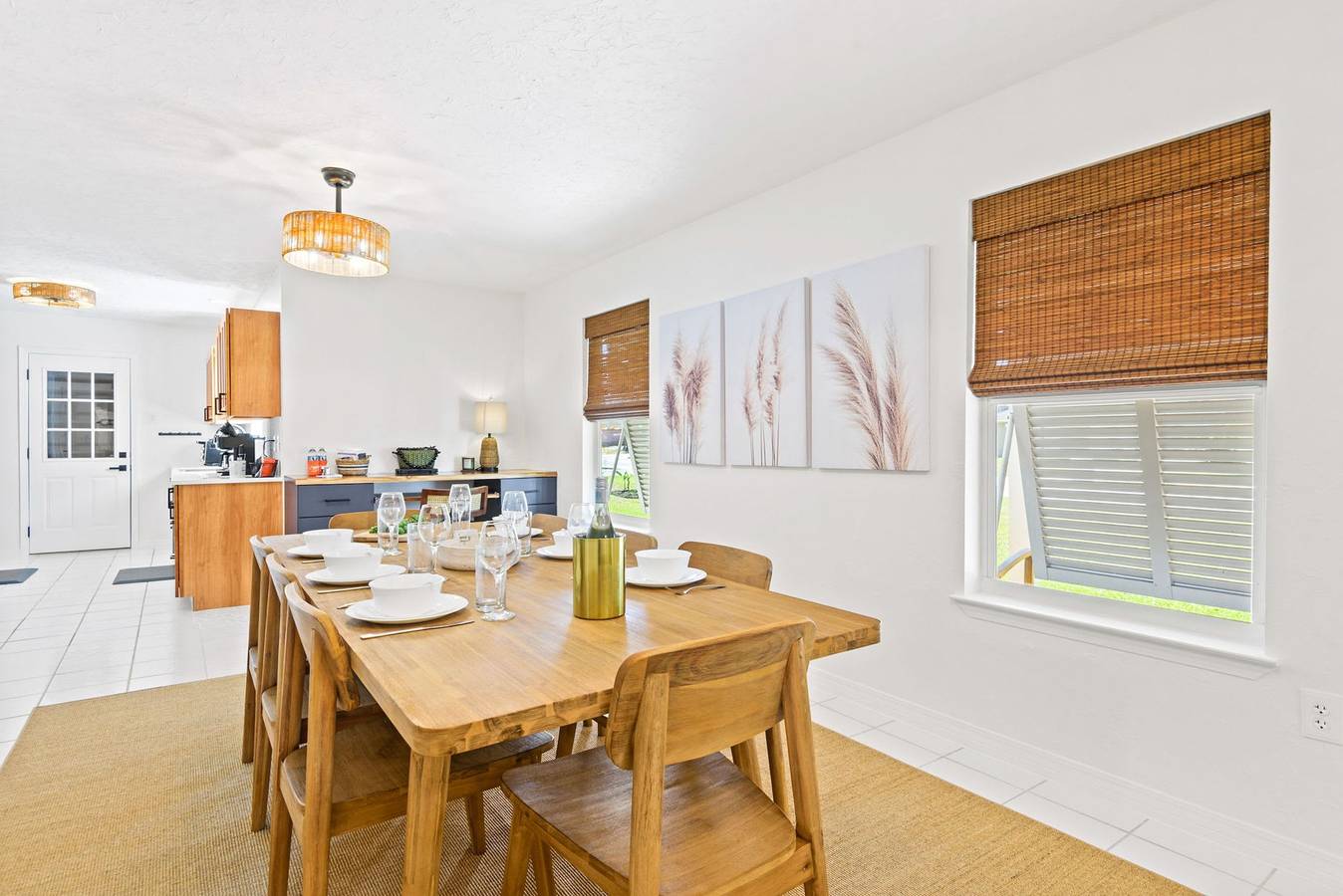 The Peaceful Sound - Near Beach   Dining in Emerald Coast