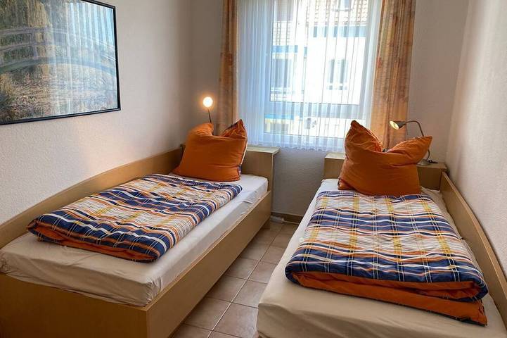 Ganze Wohnung, Komfortable Ferienwohnung mit Balkon in erster Strandreihe in Zingst - Residenz in Ostseebad Zingst, Zingst