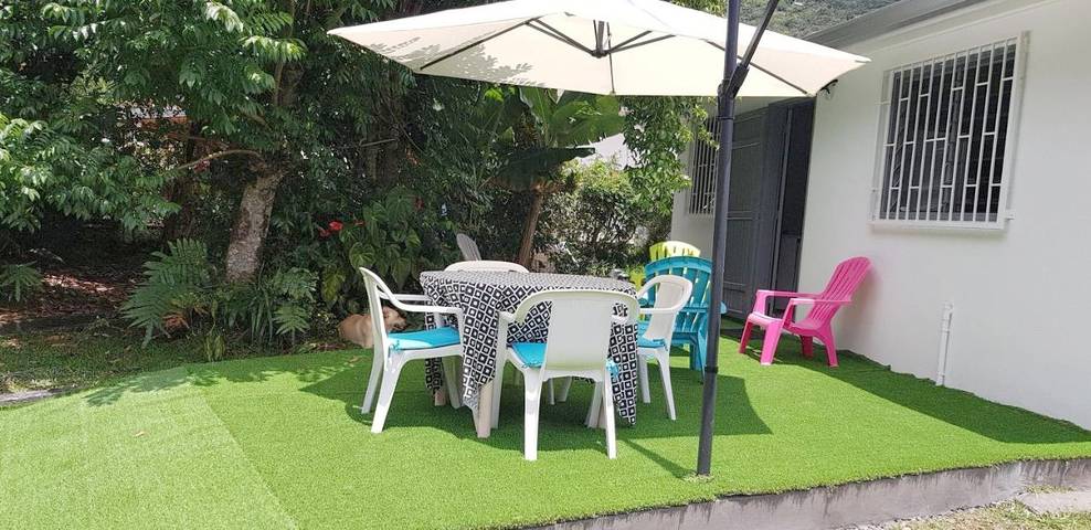 Location de vacances pour 6 personnes, avec vue et jardin dans Riviere Du Mat