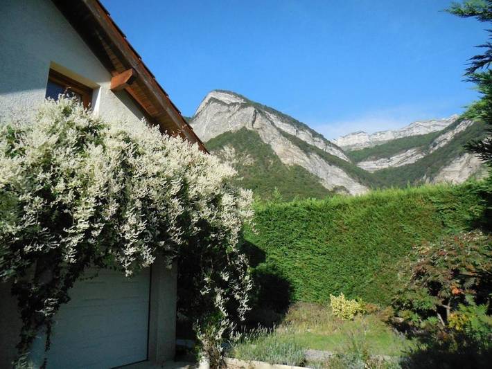 Gîte pour 4 personnes, avec vue et jardin à La Terrasse (Isère)