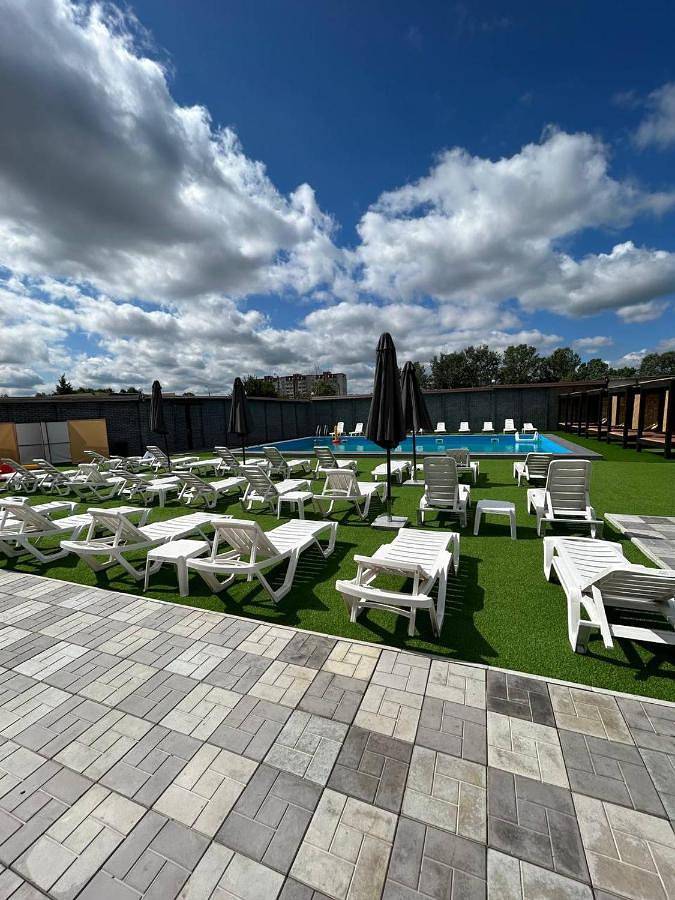 Hôtel pour 2 personnes, avec Terrasse et Jardin ainsi que Piscine et Sauna dans Tcherkassy