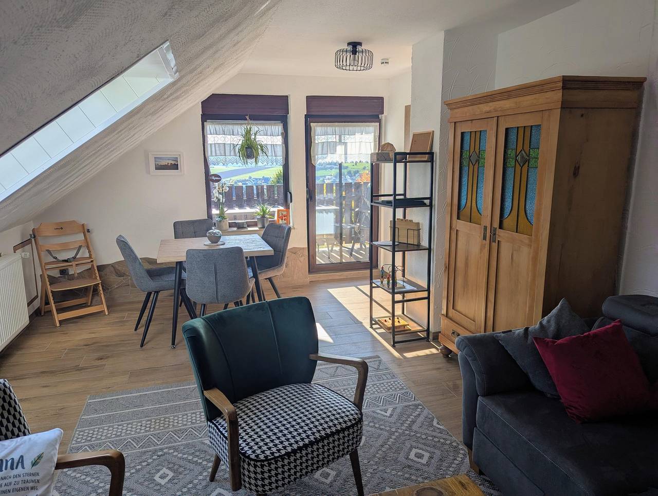 Geheel vakantieappartement, 4-Bett-Ferienwohnung am Maarberg in Iep, Cochem-Zell