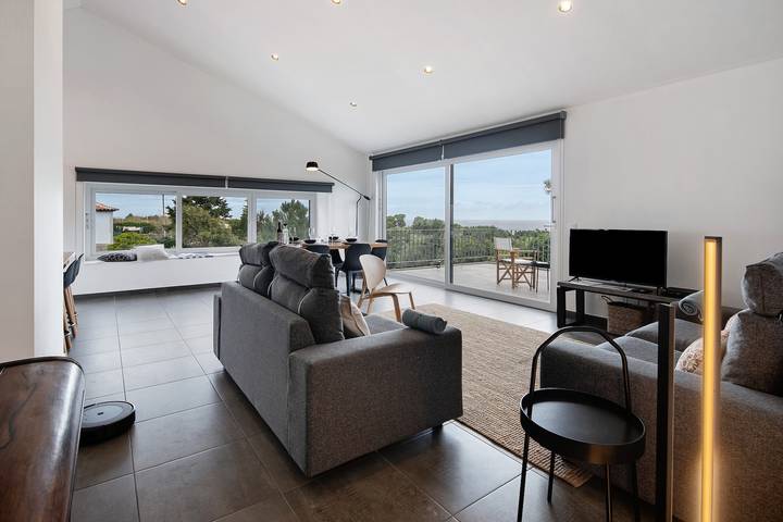 Apartment "Rocha do Mar 2" with Sea View, Shared Pool & Wi-Fi in Biscoitos, Terceira (Azores)