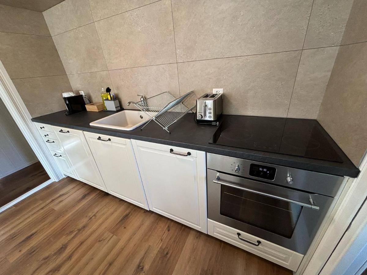 Cozy 2-Bedroom Bungalow in Unterseen, Thunersee