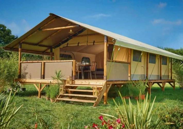 Tente pour 7 personnes, avec piscine et bassin pour enfant en Vendée