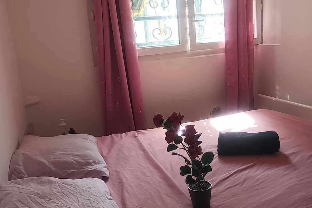 Piscina privada y sauna cerca de París in Chelles (Sena y Marne), Sena y Marne