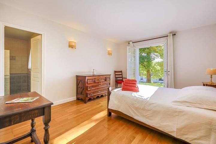 Villa Berhartia - Swimming pool and mountain view in Cambo-les-Bains, Bayonne region