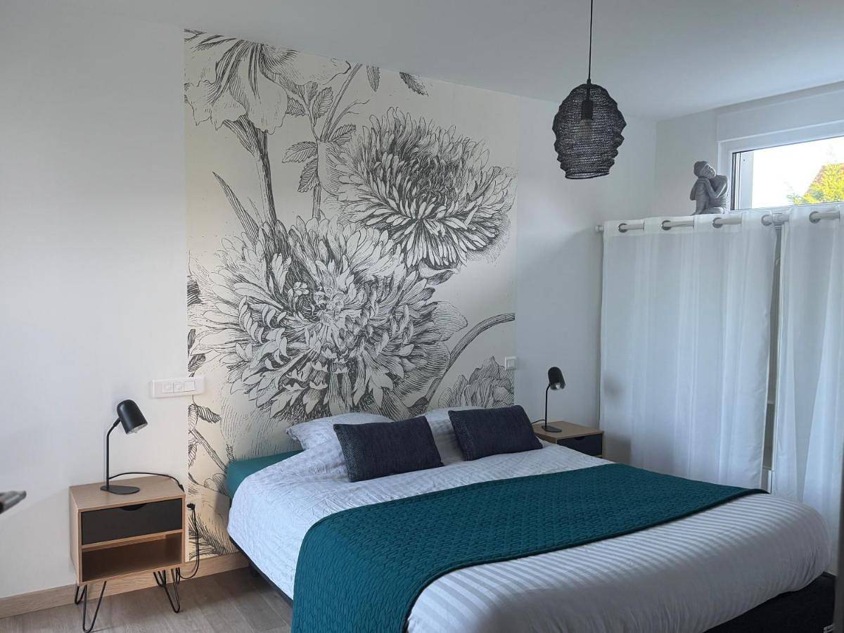 One-Bedroom Apartment with Terrace in Marquillies, Région de Lille