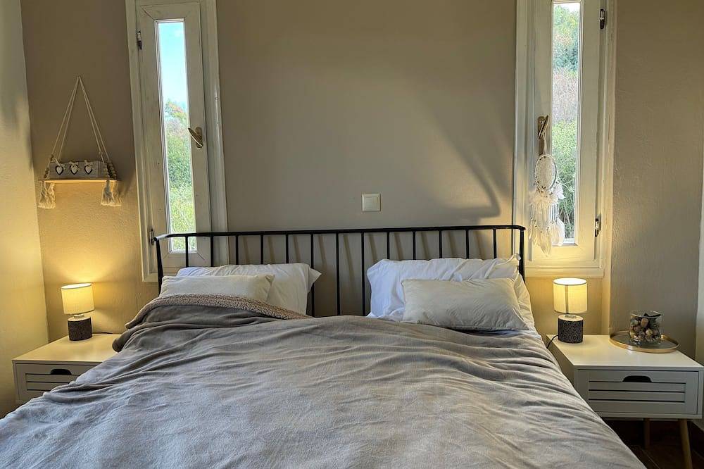 Relax with the whole family at this peaceful place to stay. in Kounoupi, Kranidi