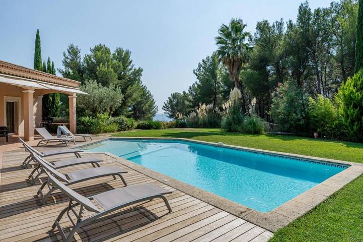Villa pour 12 personnes, avec piscine ainsi que vue et jardin à Saint-Cyr-sur-Mer - 3