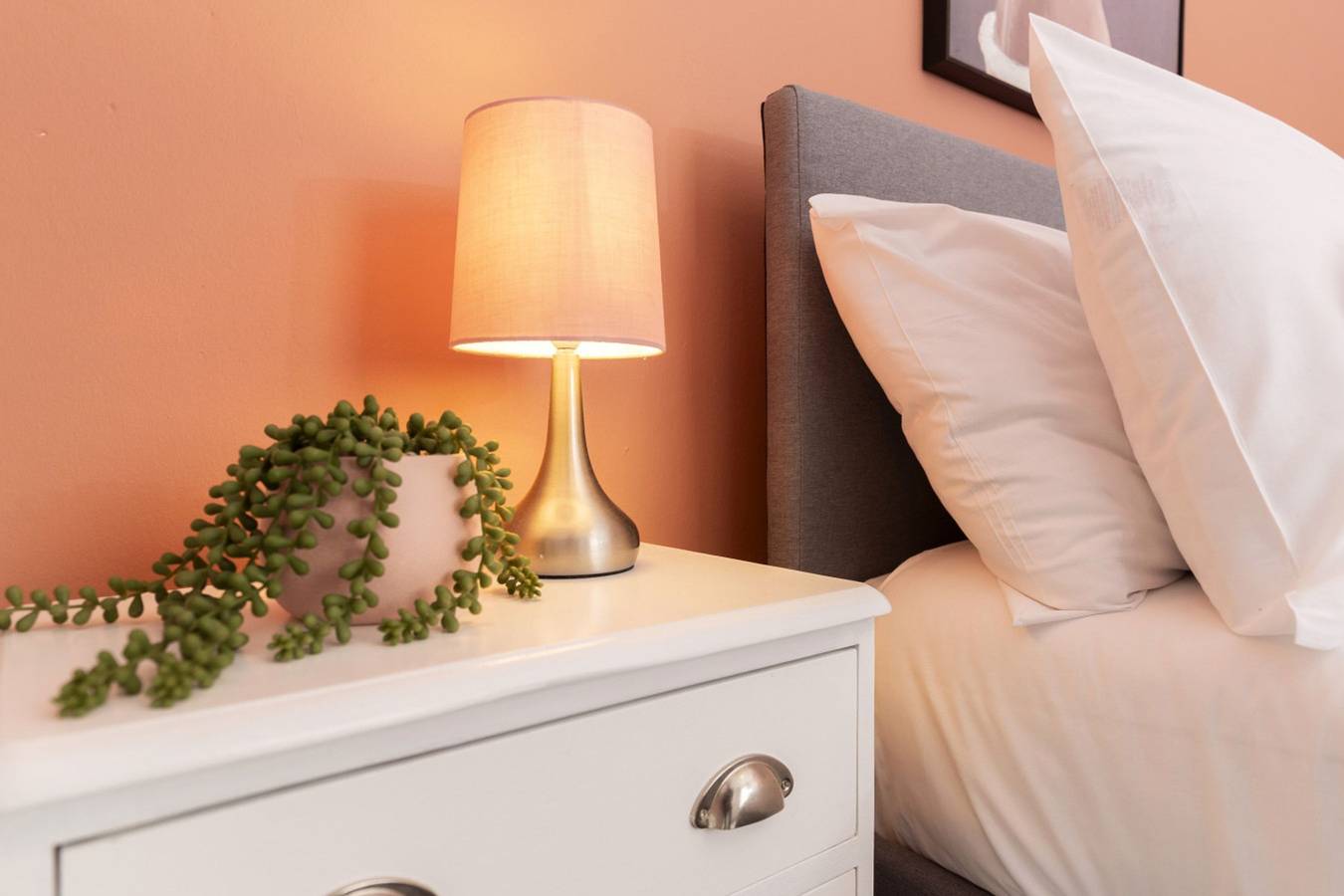 Stylish 3Br Home with Parking by University in Sunderland